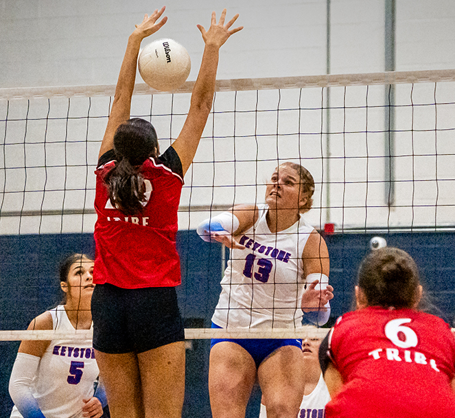 Indians defeat Newberry 3-2 in volleyball