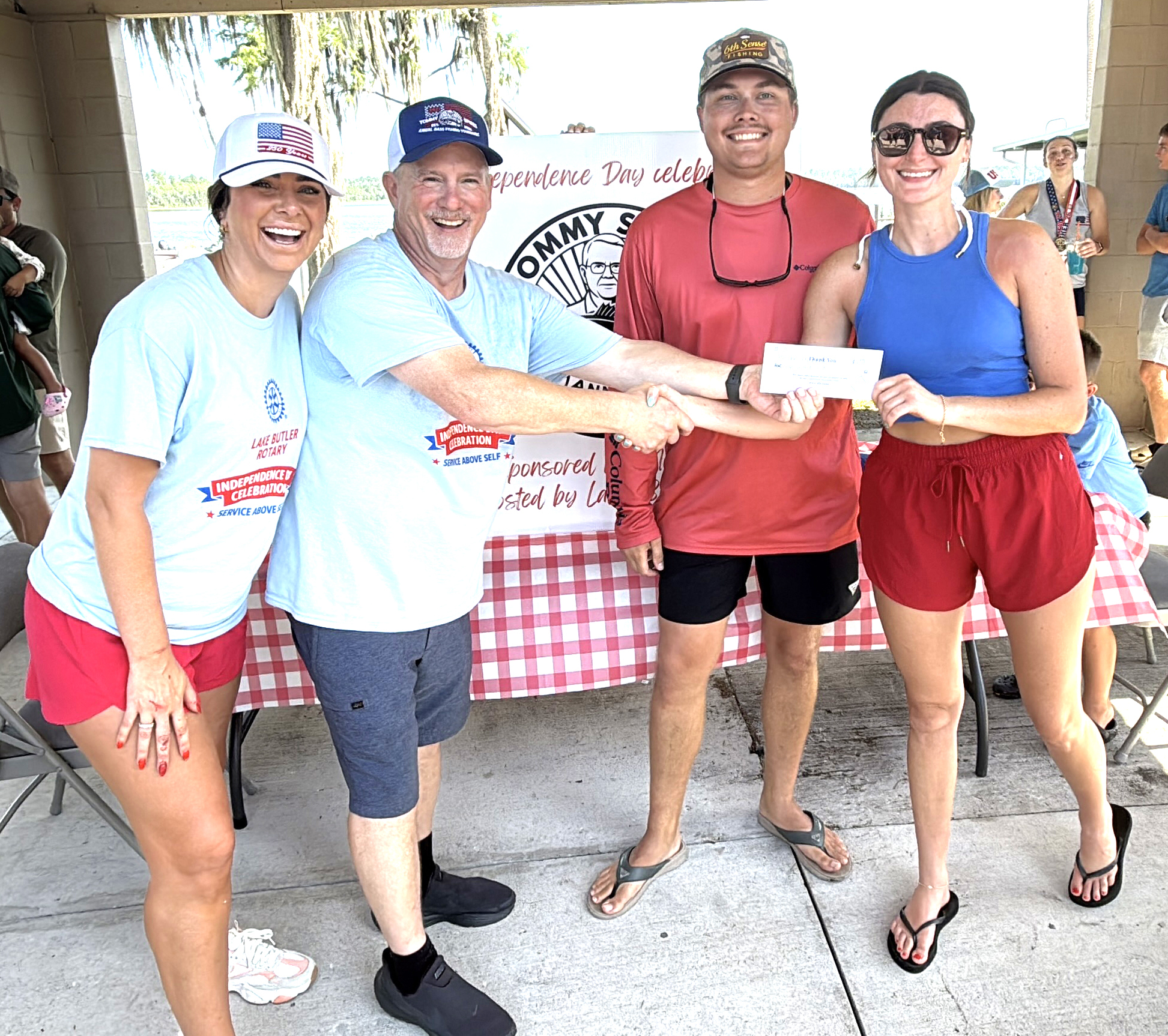 Small fish, big prize: engaged couple wins Tommy Spires bass tournament