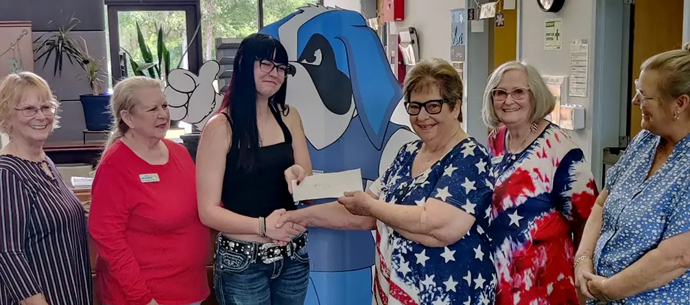 Gillim receives Betty Warren Scholarship
