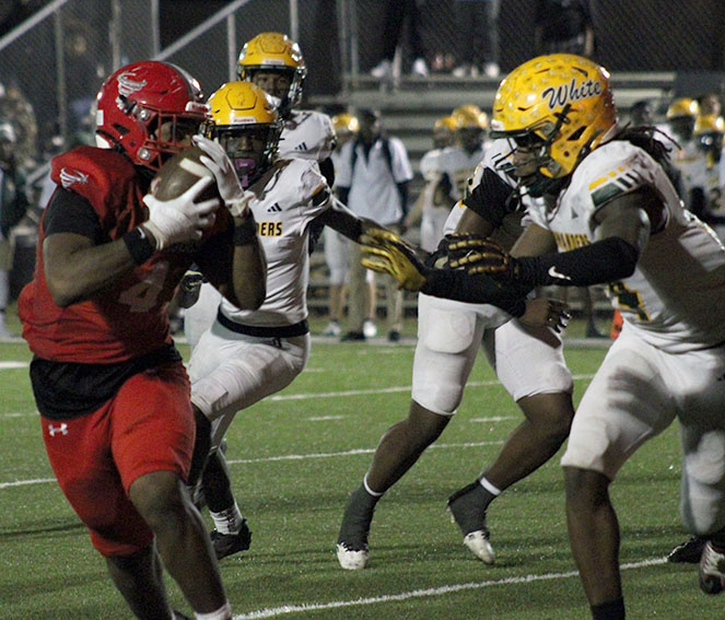Tornadoes fall 19-18 in regular-season finale