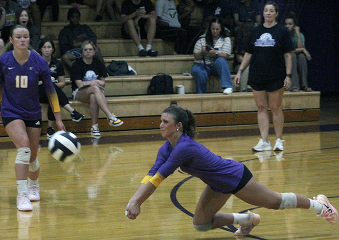 UCHS volleyball team to play Branford in regional semis