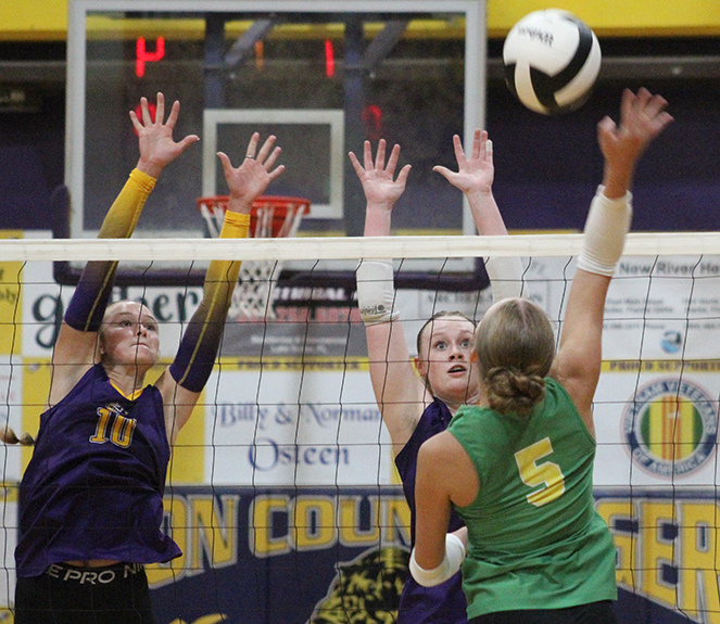 Tigers finally start volleyball season, but lose to Suwannee