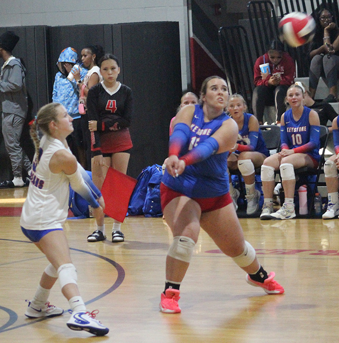 KHHS volleyball team defeats Country Day 3-2